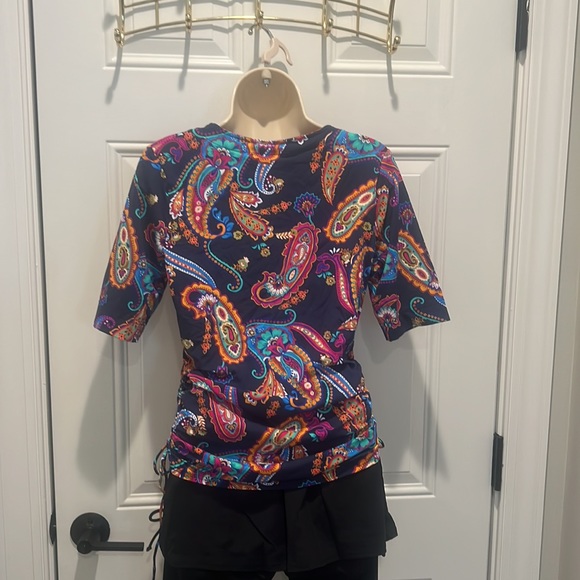 NWOT! Lands’ End Rash Guard - Picture 5 of 7